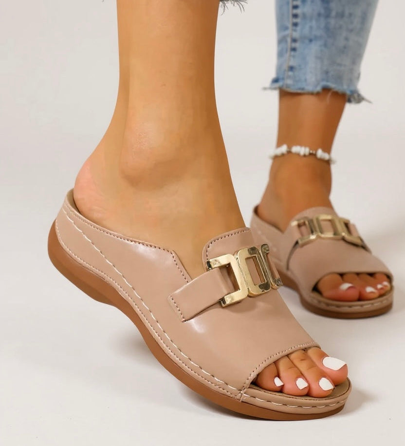 Juno | Women's Cushioned Buckle Slides